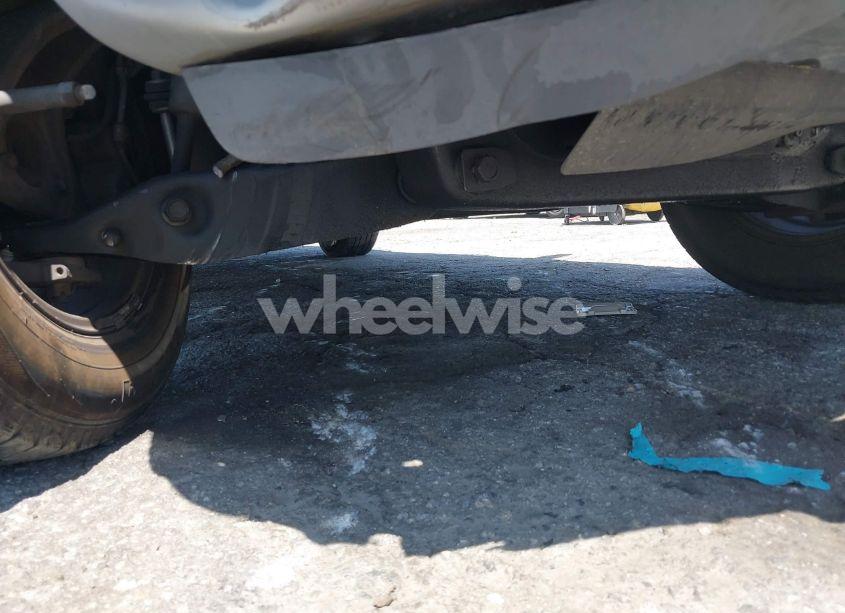 Photo 12 of 2002 Ford Explorer XLT (VIN 1FMZU63W12UB28656)