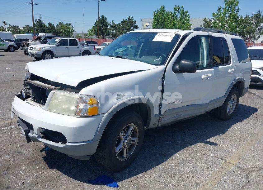 Photo 2 of 2002 Ford Explorer XLT (VIN 1FMZU63W12UB28656)