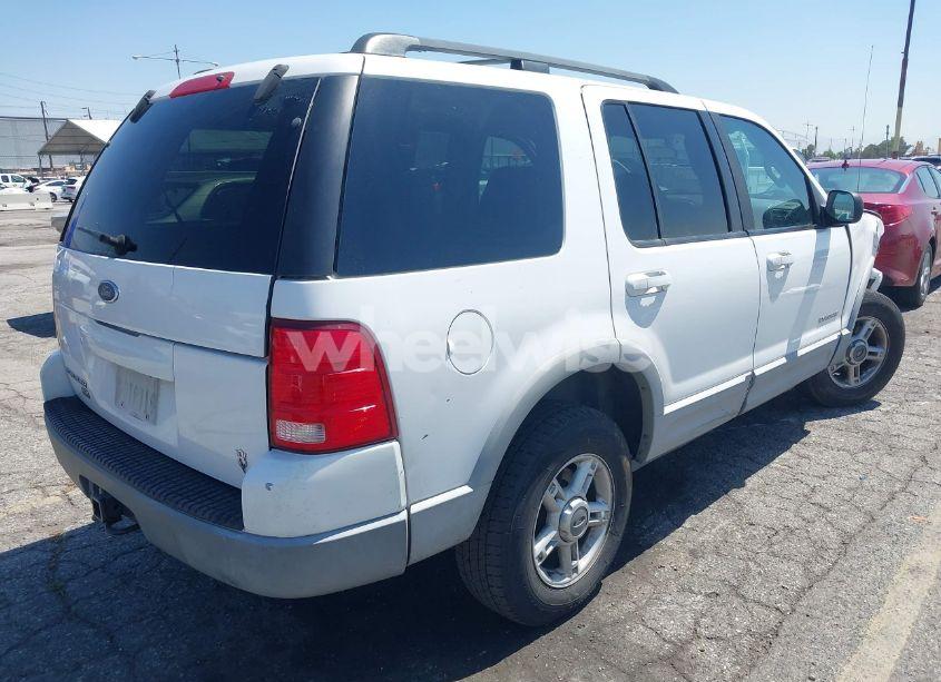 Photo 4 of 2002 Ford Explorer XLT (VIN 1FMZU63W12UB28656)