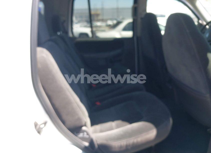 Photo 8 of 2002 Ford Explorer XLT (VIN 1FMZU63W12UB28656)