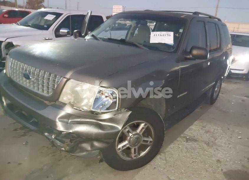 Photo 2 of 2004 Ford Explorer XLT (VIN 1FMZU63W64UB66077)