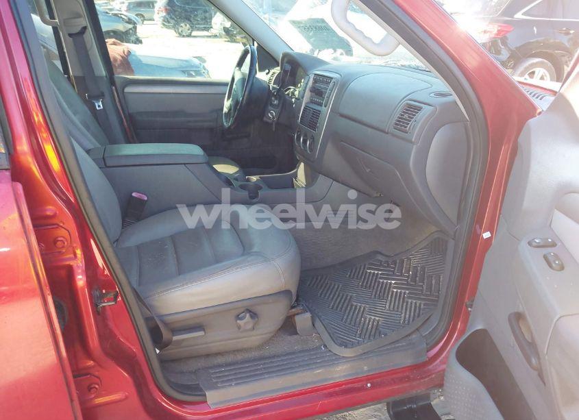 Photo 5 of 2004 Ford Explorer XLT (VIN 1FMZU63W64ZA67102)