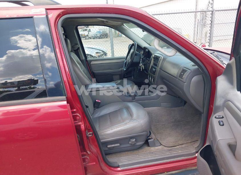 Photo 5 of 2004 Ford Explorer XLT (VIN 1FMZU63W74ZA63298)