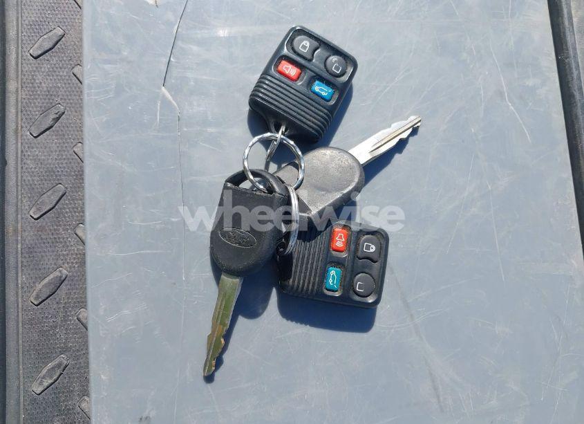 Photo 11 of 2004 Ford Explorer XLT (VIN 1FMZU63W94UB87988)