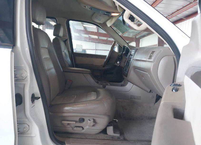 Photo 5 of 2004 Ford Explorer EDDIE BAUER (VIN 1FMZU64K64UB48870)