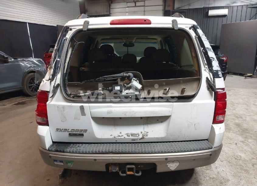 Photo 16 of 2004 Ford Explorer EDDIE BAUER (VIN 1FMZU64KX4UA55494)