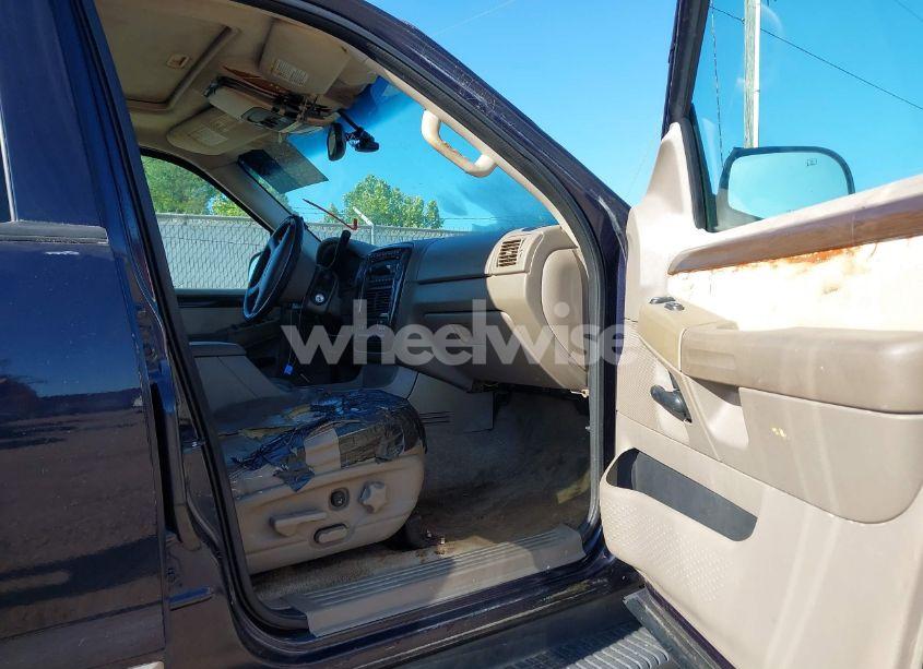 Photo 5 of 2002 Ford Explorer EDDIE BAUER (VIN 1FMZU64W62ZB37029)