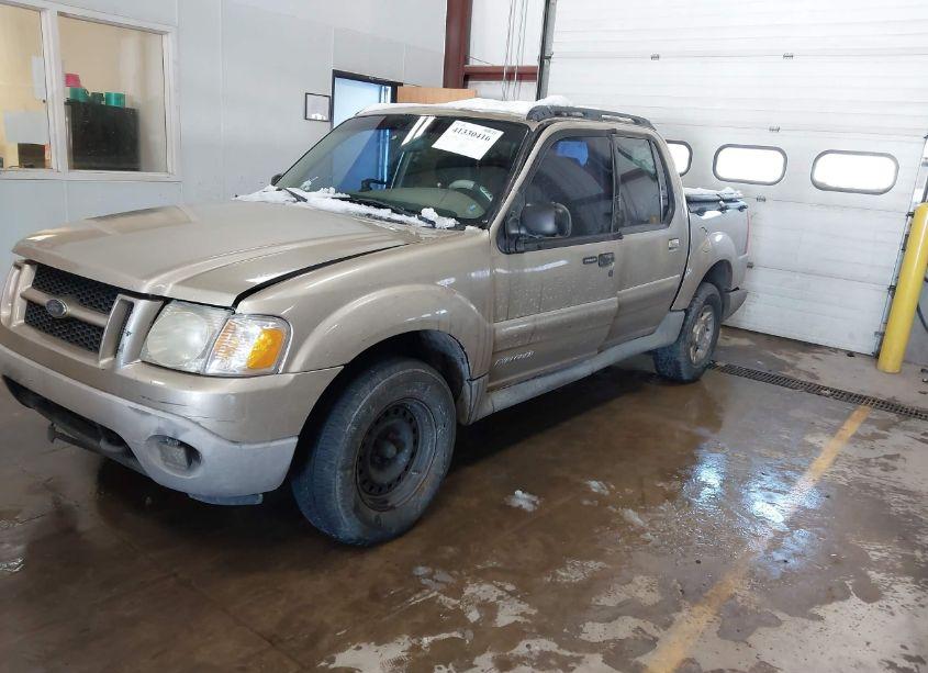 Photo 2 of 2002 Ford Explorer SPORT TRAC (VIN 1FMZU67E02UB92544)