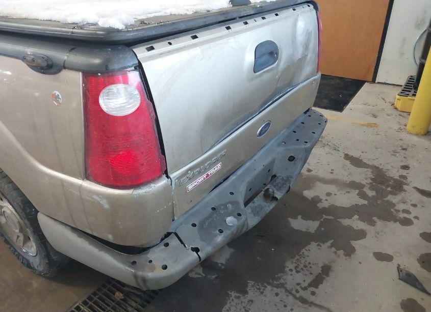 Photo 6 of 2002 Ford Explorer SPORT TRAC (VIN 1FMZU67E02UB92544)