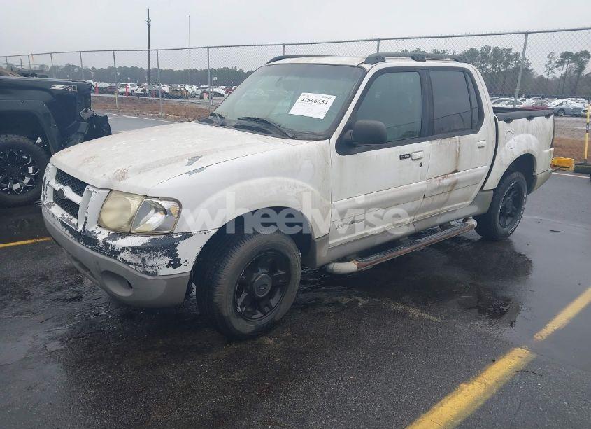 Photo 2 of 2002 Ford Explorer SPORT TRAC (VIN 1FMZU67E02UD56424)