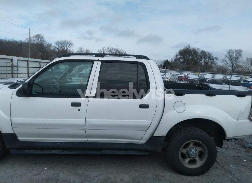 Photo 14 of 2003 Ford Explorer SPORT TRAC XLS/XLT (VIN 1FMZU67E13UC81878)