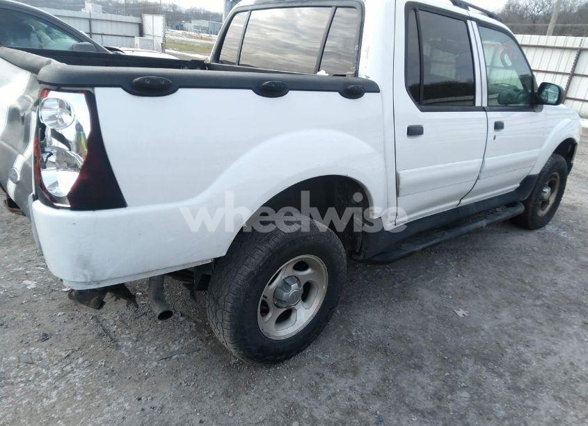 Photo 4 of 2003 Ford Explorer SPORT TRAC XLS/XLT (VIN 1FMZU67E13UC81878)