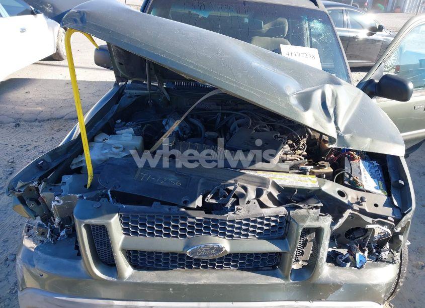 Photo 10 of 2001 Ford Explorer SPORT TRAC (VIN 1FMZU67E21UC22576)