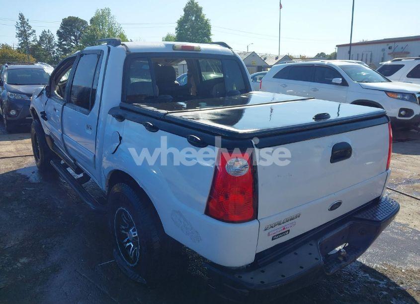 Photo 3 of 2002 Ford Explorer SPORT TRAC (VIN 1FMZU67E22UB66625)