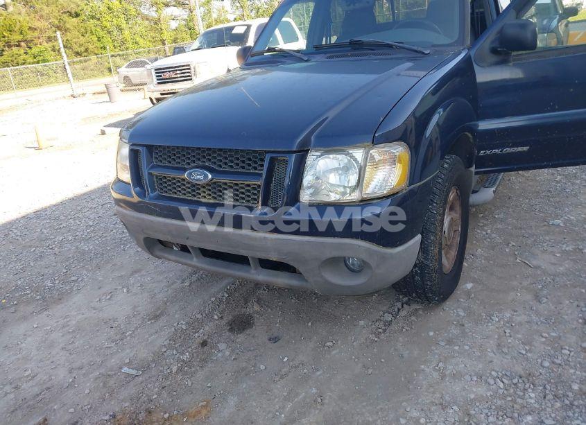 Photo 6 of 2002 Ford Explorer SPORT TRAC (VIN 1FMZU67E22UC62285)