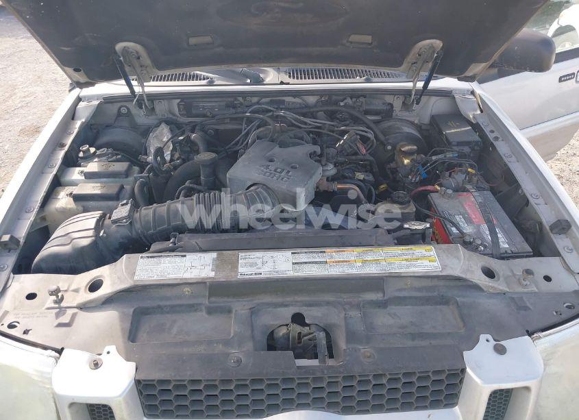 Photo 10 of 2001 Ford Explorer SPORT TRAC (VIN 1FMZU67E31UC83774)