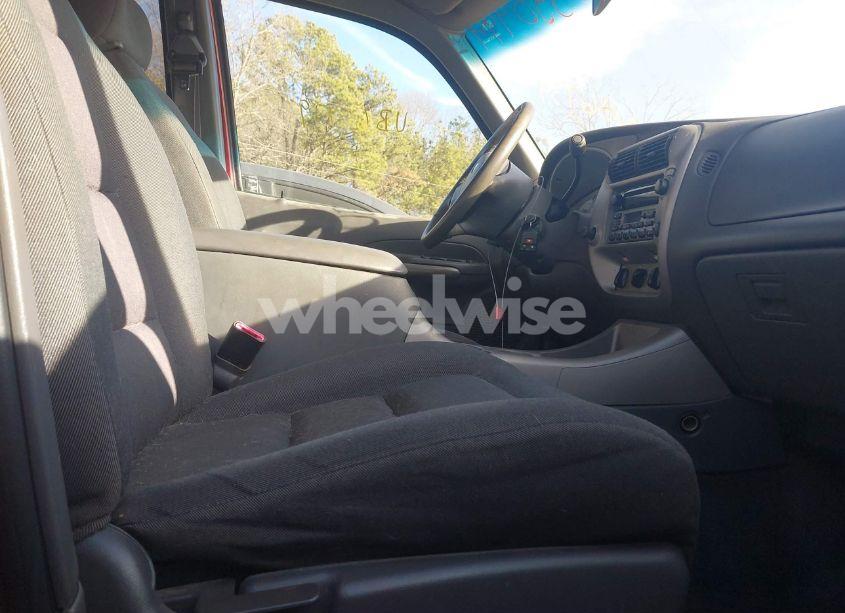 Photo 5 of 2002 Ford Explorer SPORT TRAC (VIN 1FMZU67E32UB67394)