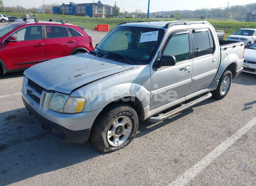 Photo 2 of 2002 Ford Explorer SPORT TRAC (VIN 1FMZU67E32UC24662)
