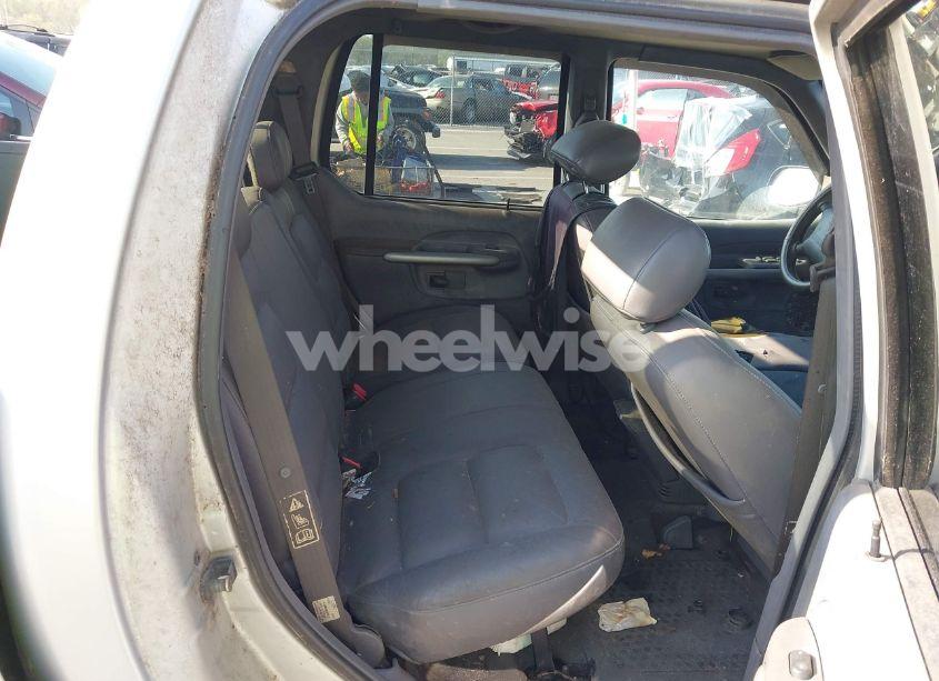 Photo 8 of 2002 Ford Explorer SPORT TRAC (VIN 1FMZU67E32UC24662)