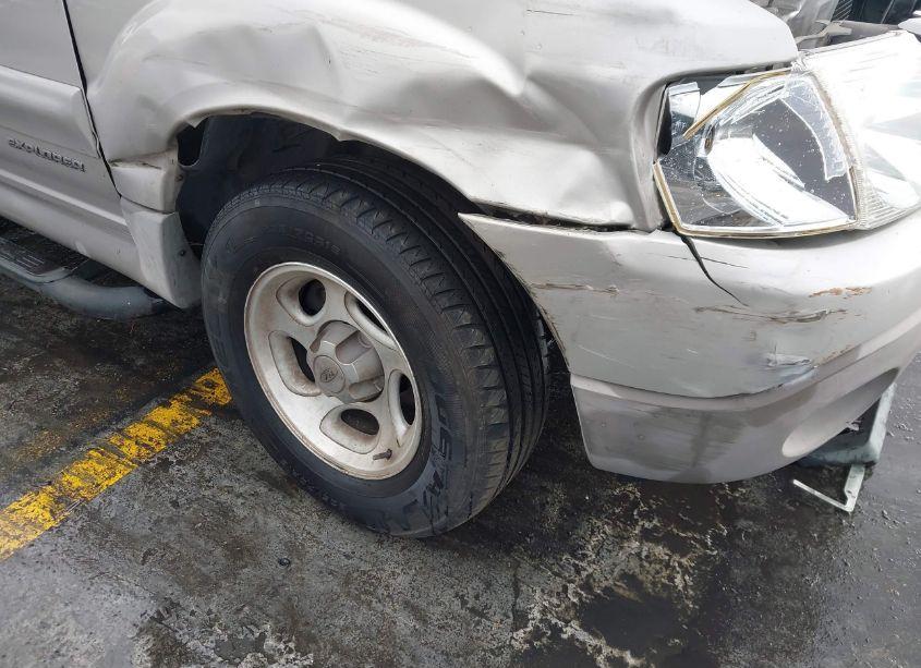 Photo 6 of 2002 Ford Explorer SPORT TRAC (VIN 1FMZU67E32UC75689)