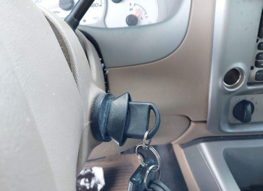 Photo 11 of 2002 Ford Explorer SPORT TRAC (VIN 1FMZU67E32UD00705)