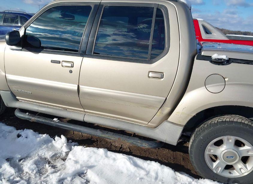 Photo 6 of 2002 Ford Explorer SPORT TRAC (VIN 1FMZU67E32UD00705)