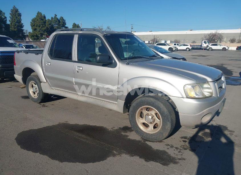 2003 Ford Explorer SPORT TRAC XLS/XLT (VIN 1FMZU67E33UA13141) main photo