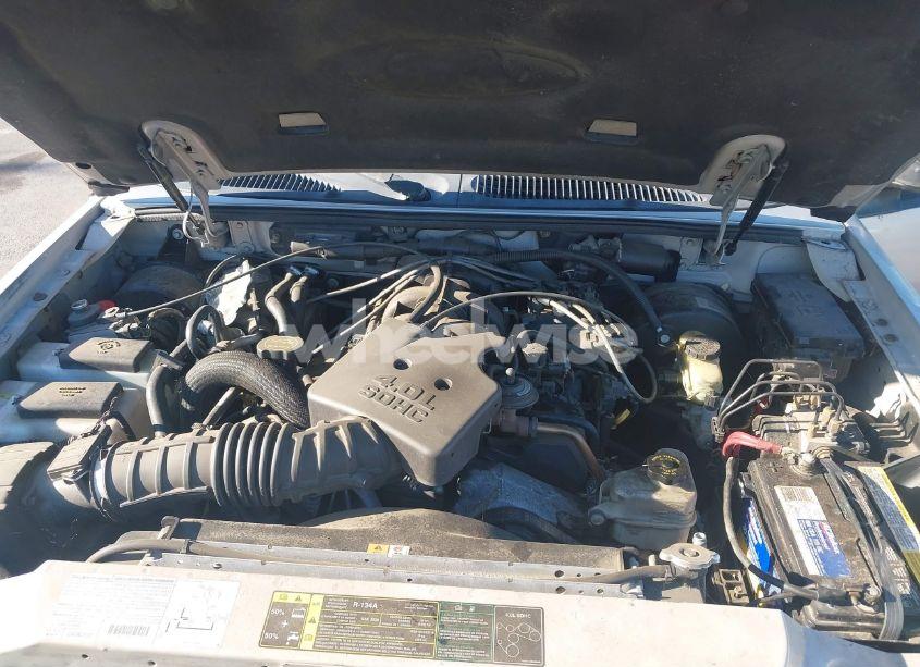 Photo 10 of 2003 Ford Explorer SPORT TRAC XLS/XLT (VIN 1FMZU67E33UA13141)