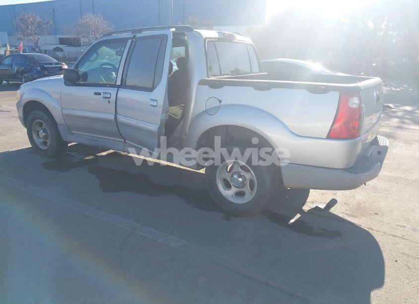 Photo 3 of 2003 Ford Explorer SPORT TRAC XLS/XLT (VIN 1FMZU67E33UA13141)
