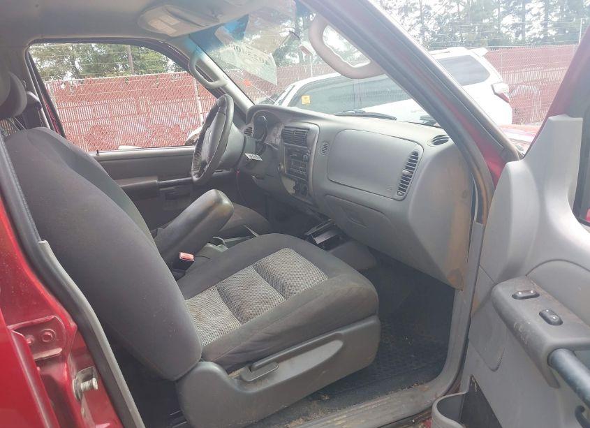 Photo 5 of 2003 Ford Explorer SPORT TRAC XLS/XLT (VIN 1FMZU67E33UC37039)