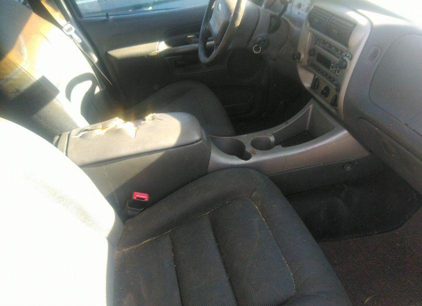 Photo 5 of 2001 Ford Explorer SPORT TRAC (VIN 1FMZU67E41UC11465)