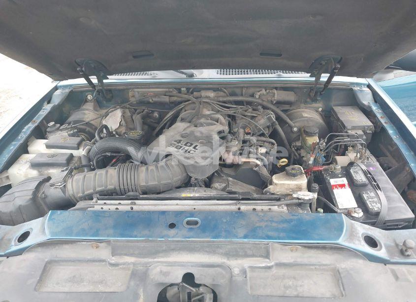 Photo 10 of 2001 Ford Explorer SPORT TRAC (VIN 1FMZU67E41UC43963)