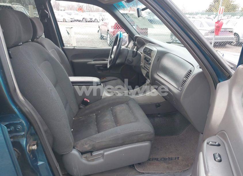 Photo 5 of 2001 Ford Explorer SPORT TRAC (VIN 1FMZU67E41UC43963)