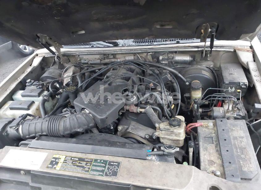 Photo 10 of 2003 Ford Explorer SPORT TRAC XLS/XLT (VIN 1FMZU67E43UA65832)