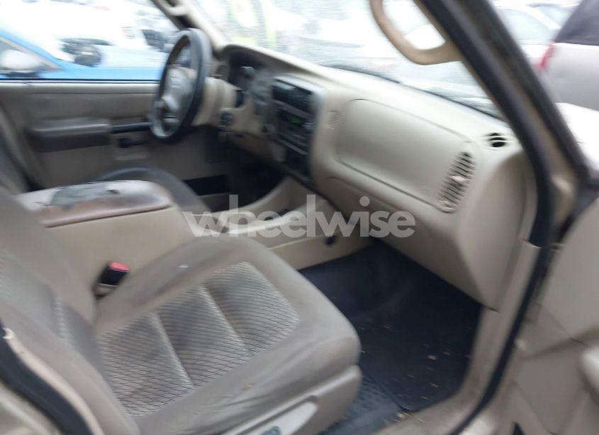Photo 5 of 2003 Ford Explorer SPORT TRAC XLS/XLT (VIN 1FMZU67E43UA65832)