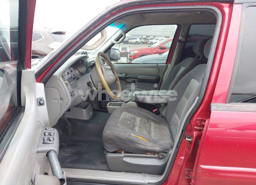 Photo 5 of 2003 Ford Explorer SPORT TRAC XLS/XLT (VIN 1FMZU67E43UC49927)