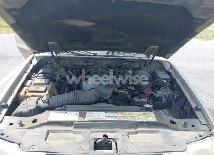 Photo 10 of 2001 Ford Explorer SPORT TRAC (VIN 1FMZU67E51UC84439)