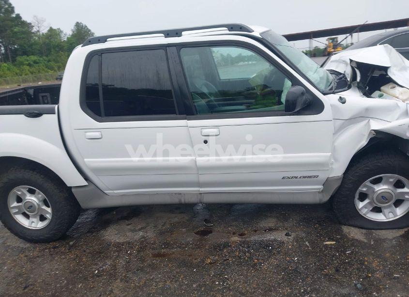 Photo 13 of 2002 Ford Explorer SPORT TRAC (VIN 1FMZU67E52UA92018)