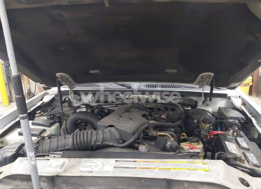 Photo 10 of 2002 Ford Explorer SPORT TRAC (VIN 1FMZU67E52UC57923)