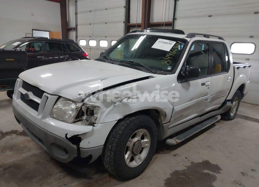 Photo 2 of 2002 Ford Explorer SPORT TRAC (VIN 1FMZU67E52UC57923)