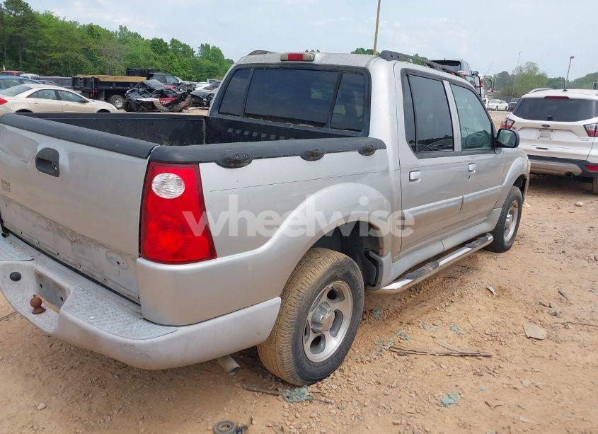 Photo 4 of 2003 Ford Explorer SPORT TRAC XLS/XLT (VIN 1FMZU67E53UC26334)