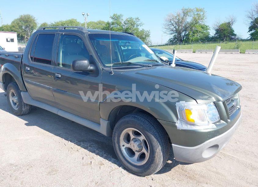 2003 Ford Explorer SPORT TRAC XLS/XLT (VIN 1FMZU67E53UC30643) main photo