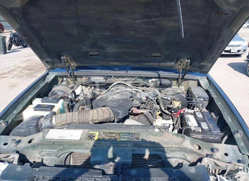 Photo 10 of 2003 Ford Explorer SPORT TRAC XLS/XLT (VIN 1FMZU67E53UC30643)