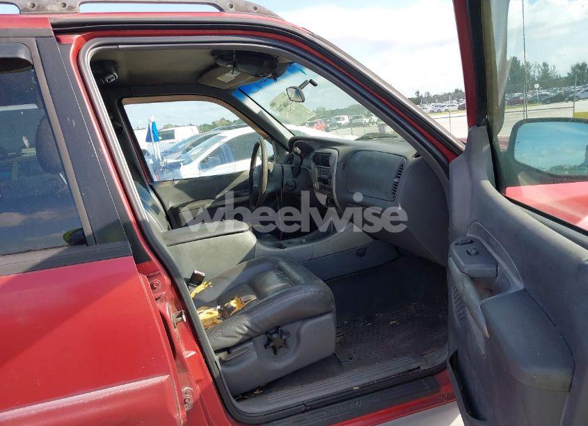 Photo 5 of 2002 Ford Explorer SPORT TRAC (VIN 1FMZU67E72UB26072)