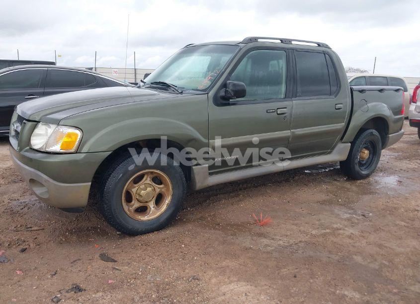 Photo 2 of 2002 Ford Explorer SPORT TRAC (VIN 1FMZU67E72UC25796)