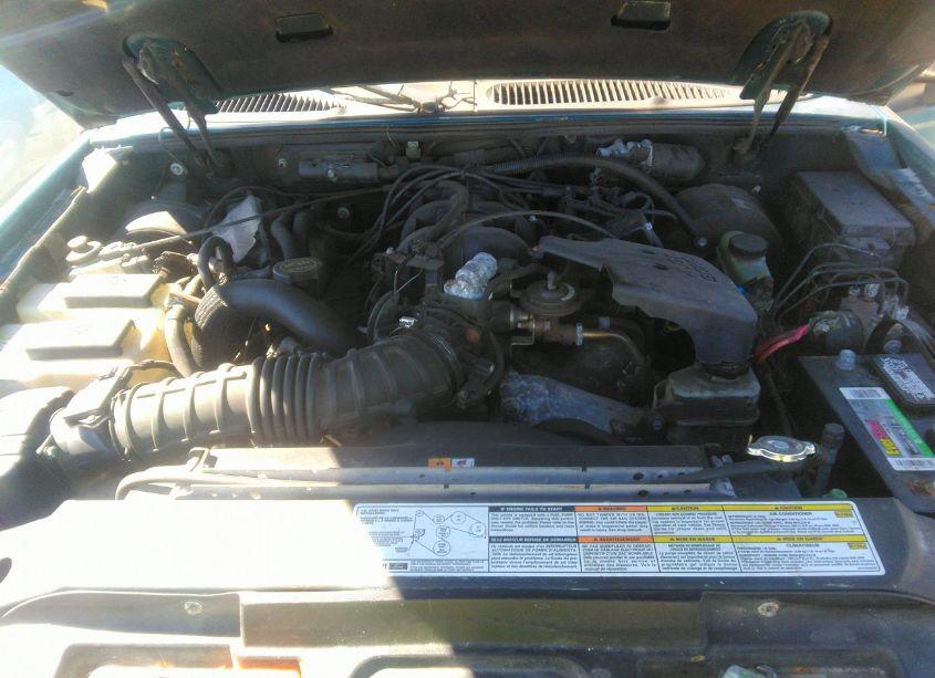 Photo 10 of 2002 Ford Explorer SPORT TRAC (VIN 1FMZU67E82UC19845)