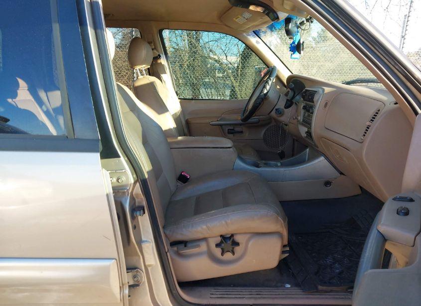 Photo 5 of 2002 Ford Explorer SPORT TRAC CHOICE/PREMIUM/VALUE (VIN 1FMZU67E82UC68351)