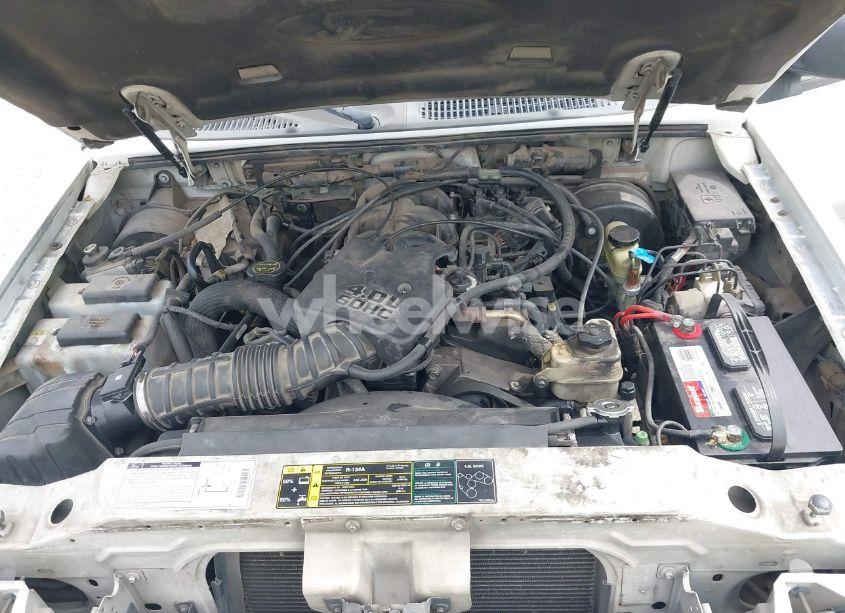 Photo 10 of 2002 Ford Explorer SPORT TRAC (VIN 1FMZU67E82UD26328)