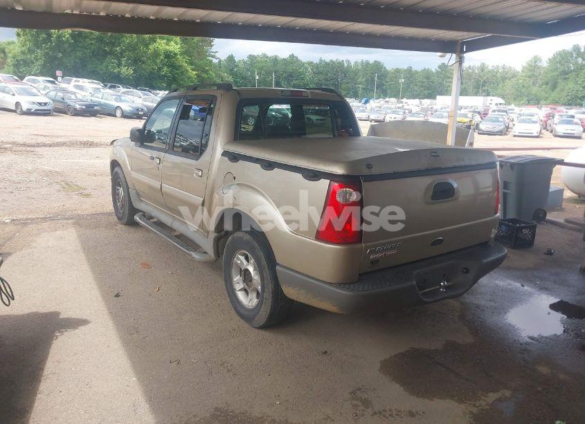 Photo 3 of 2002 Ford Explorer SPORT TRAC (VIN 1FMZU67E92UD00403)