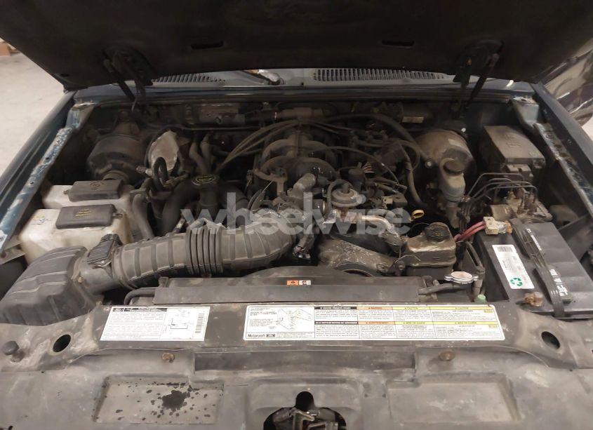 Photo 10 of 2001 Ford Explorer SPORT TRAC (VIN 1FMZU67EX1UC60444)